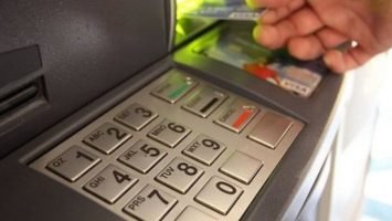 Схема мошенников - получение наличных денег в банкомате